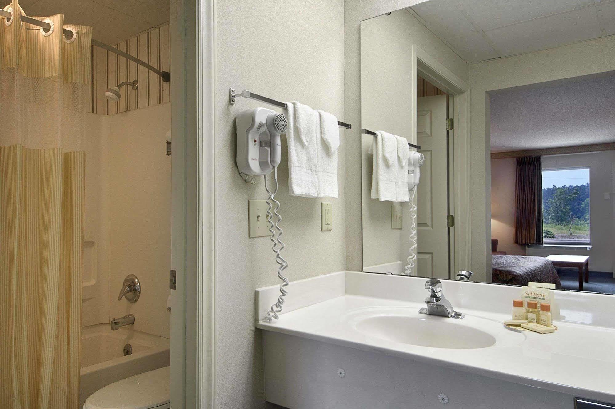 Days - Inn - Yanceyville Room photo
